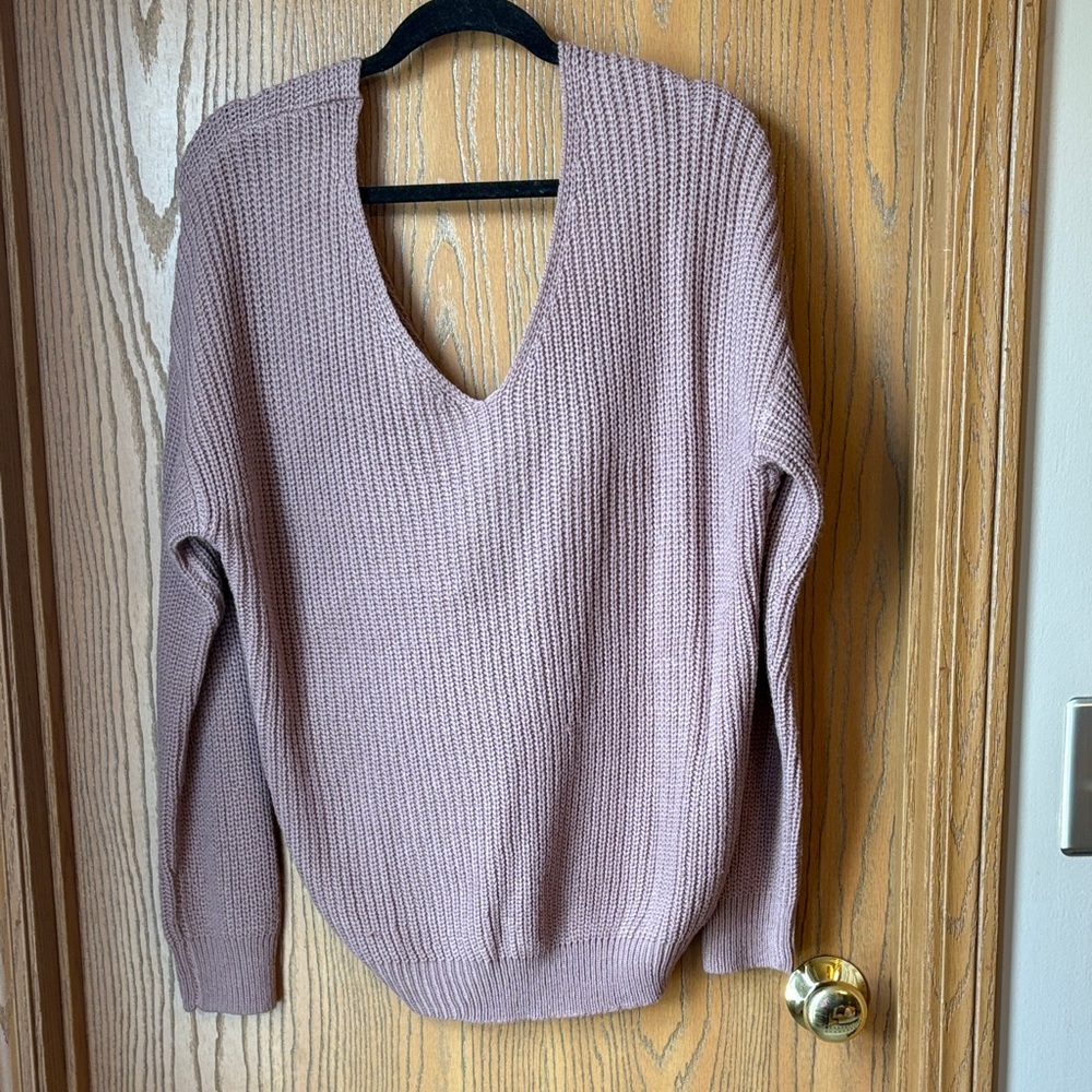 Love Tree V-Neck Sweater in Mauve Pink